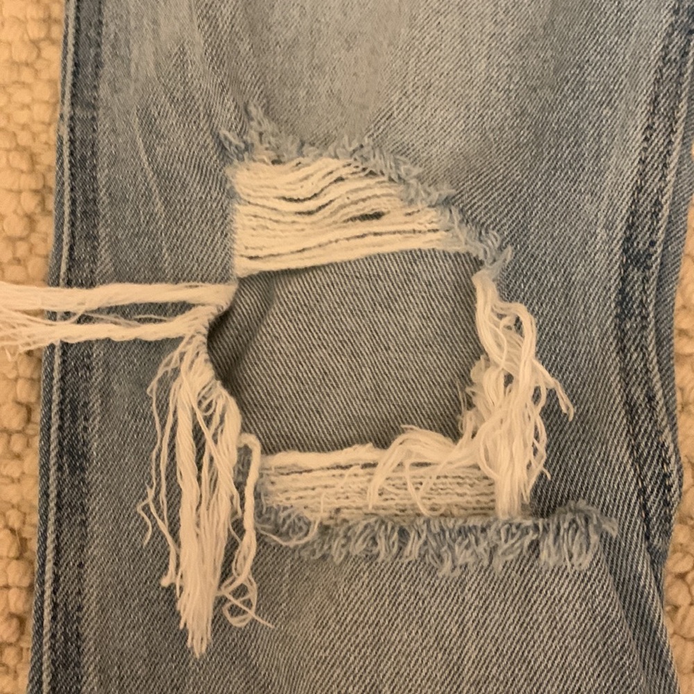 Hollister Ultra High-Rise Mom Jean
